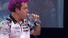 Vypadl další z velkých favoritů, Peter Wright podlehl Durrantovi