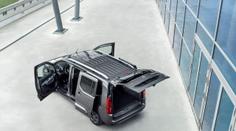 Kompaktní dodávka jako rodinné auto? Toyota nasazuje Proace City