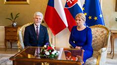 Důkaz jeho náklonnosti. Prezident Pavel obdaroval Čaputovou krásnými šperky