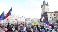 Velké protesty proti Benešové: Opozice chystá další kroky