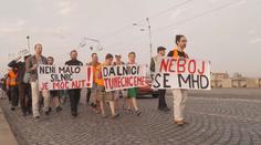 Další protesty na pražské magistrále. Aktivisté žádají plošné zavedení třicítky