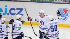 Zkažené vánoce: Ruského hokejistu stálo objetí statisíce