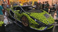 Na "české" lamborghini z lega se stojí fronty. Postavené je ze 400 tisíc kostiček