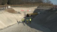 Stavbu dálnice D3 komplikují vandalové. Ničí zábrany proti drobným živočichům