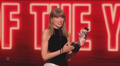 Zpěvačka Taylor Swift překonala rekord Beyoncé. Na kontě má už 33 trofejí