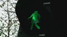 Na slovinských semaforech se objevil piktogram ženy v sukni