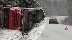 Kamion v příkopě, srážky aut na sněhu! Zima zasáhla české řidiče