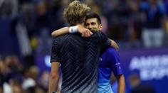 Vím, jak se cítí, ale jeho chování určitě neobhajuji, řekl Djokovič o Zverevovi