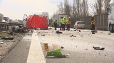 Na dálnici D5 havaroval motorkář. Srážku s dodávkou nepřežil