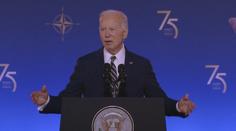 Biden vyznamenal šéfa NATO. Ukrajině slíbil protivzdušnou ochranu
