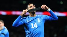 Výhra do nebe. Smutní Řekové v emotivním zápase zaskočili Anglii