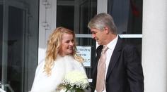 PRVNÍ FOTKY A VIDEO: Rychtář si vzal Bartošovou! Podívejte se, jak jí to slušelo