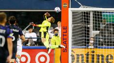 VIDEO: Dvě obrovské chyby obrany zařídily výhru outsidera v MLS
