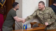 Zemětřesení v ukrajinské armádě. Zelenskyj se chce zbavit jejího velitele