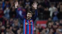 Piqué se rozloučil s kariérou výhrou. Barcelona jde opět do čela španělské ligy