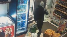 Policisté dopadli lupiče ze staré školy. Za půl roku vyloupil deset benzinek