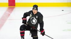 Podpis na poslední chvíli. Ottawa si pojistila mladíka na dalších sedm let