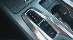 Řidiči v Česku si oblíbili automaty. Zvýšený zájem hlásí i autoškoly