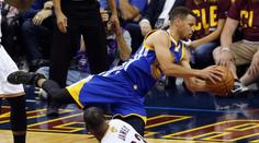Curry zabral a Warriors přepsali historii, k obhajobě chybí krok!