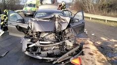 Na Prostějovsku se srazilo auto s traktorem. Třináct zraněných