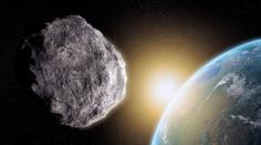 Nebezpečný asteroid se blíží k Zemi. Je velký jako pyramidy v Gíze