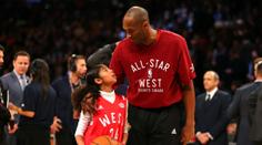 VIDEO: Pocta pro Kobeho, úžasný nástup All Stars Game v NBA
