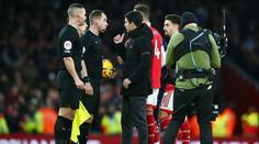 Rozhodčí poškodil Arsenal v boji o titul. Při gólové situaci přehlédl ofsajd
