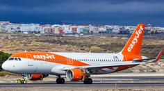 Zoufalí turisté uvázli na Tenerife. Let jim zrušili kvůli pohromě na záchodě