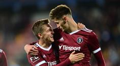Sparta si spravila chuť a přejela Baník, Jablonec se topí v sestupových vodách