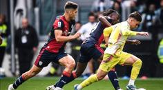 Juventus daroval bod Cagliari, Fiorentina zaskočila AC Milán