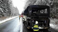 Za jízdy shořel autobus plný dětí, všichni stihli vystoupit