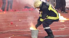 Bukurešťské derby se vymklo kontrole. Vzduchem létaly ploty i hasicí přístroje