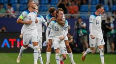 Angličtí mladíci vyhráli po 39 letech ME. Během celého turnaje nedostali gól