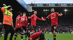 Trable na Elland Road: 70 fanoušků bez lístku, Elangu trefili z tribuny do hlavy
