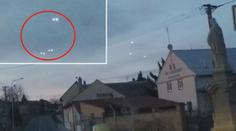 Záhadný úkaz nad Kroměříží. Svědci nafilmovali podivná světla na nebi