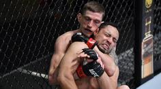 David Dvořák má třetí výhru v UFC! Soupeře uškrtil jednou rukou