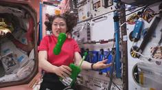 Astronauti na ISS se potýkali se zeleným slizem: Létal všude v kabině