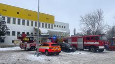 Požár ve Vyškově vyhnal plavce z bazénu. Záchranka ošetřovala zraněné