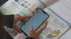 Děti už rok žijí ve virtuálním světě. Psychologové varují před následky