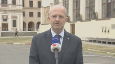 Předseda NSA létá za peníze státu do exotiky. Ty cesty jsou velmi potřebné, hájí se
