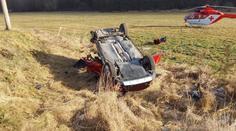 Vlak na Šumpersku smetl osobní auto. Jeho řidič přišel o život