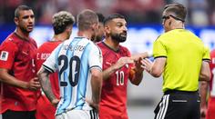 Egypťané pálí do rozhodčího Letexiera. Gratuluji Argentině k titulu, zuřila hvězda