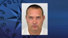 Po taxikáři pátrala policie i rodina, on si mezitím užíval v lese