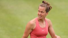 Strýcové se návrat na Wimbledon povedl. Uspěly i další tři Češky
