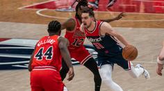 Další parádní představení Satoranského. Proti Chicagu zapsal deset asistencí