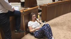Bizarní situace! Slovenští poslanci blokují parlament, tráví tam i noci