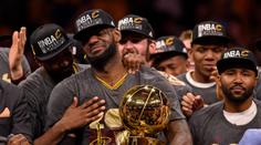 Král LeBron zůstává v Clevelandu! Dostane plat, co měl Jordan