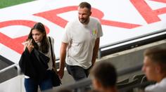 "Děda", chlubí se Tvrdík. Jeho dcera porodila brankáři Kolářovi syna