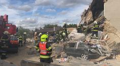 Policie řekla, co vybuchlo v domě, kde zemřel hasič. Stále ale neví vše