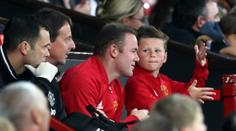 Slavné jméno zpět na Old Trafford! Rooney podepsal smlouvu s United